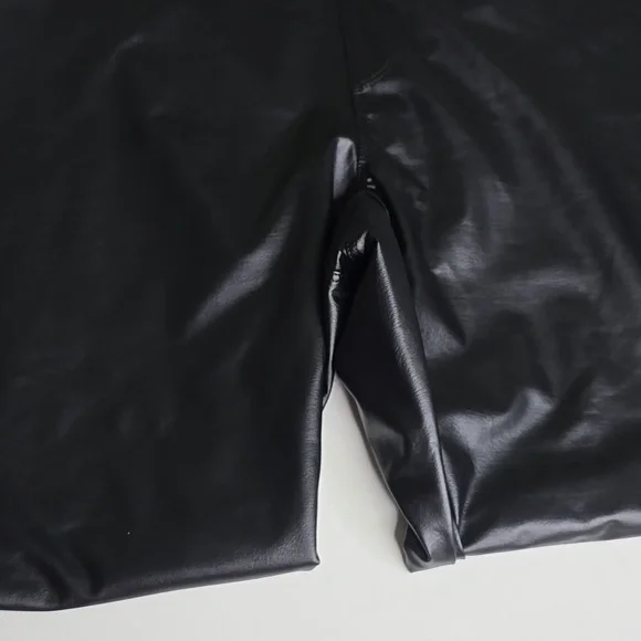 OFFLINE By Aerie Real Luxe Faux Leather Legging Black - Picture 8 of 13